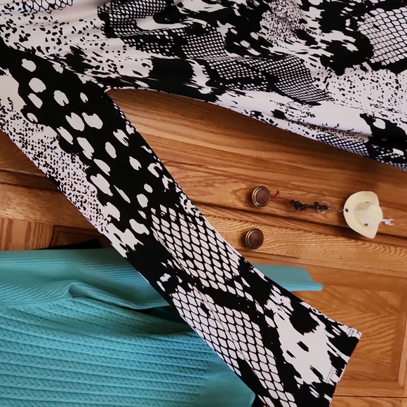 Mini dress - Picture 3 of 5